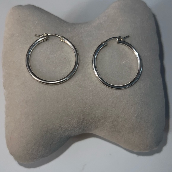 None Jewelry - 🛍NWOT 🛍 BEAUTIFUL STERLING SILVER HOOP Earrings in package .
